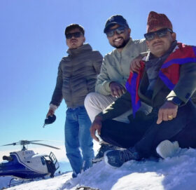 हेलिकोप्टरबाट बडीमालिका दर्शनका लागि तीन दिनमा पुगे ५० जना