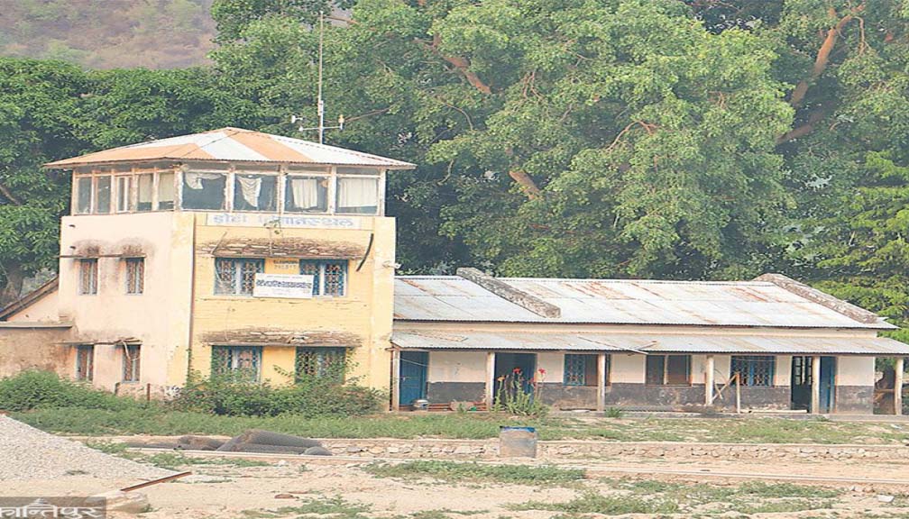 डोटी विमानस्थलकाे एक बर्षमा ४ सय ७४ रुपैयाँ आम्दानी