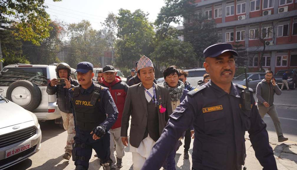 हर्क साम्पाङ सिंहदरबारमा, खाली गाग्री प्रहरीले नियन्त्रणमा लियो