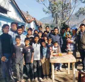 बुढीगंगाका साहेलले गरे जन्मदिनको अवसरमा कन्सन बाजुरालाई आर्थिक सहयोग