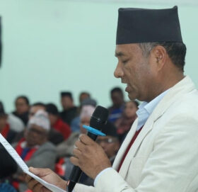 एमाले विधान महाधिवेशनमा कर्ण थापालाई फरक मत पेस गर्न रोक