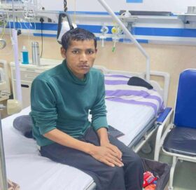 कृष्ण सिंह बचाऔं अभियानमा बुढीगंगाका कर्मचारीको आर्थिक सहयोग