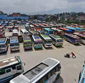 सार्वजनिक यातायात चलाउने टुंगो छैन, अन्योलमा व्यवसायी