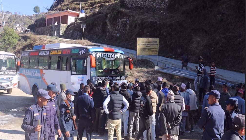 मार्तडी–कोल्टी बस सेवा सुरु, निरन्तरता हुनुपर्ने स्थानीयको माग