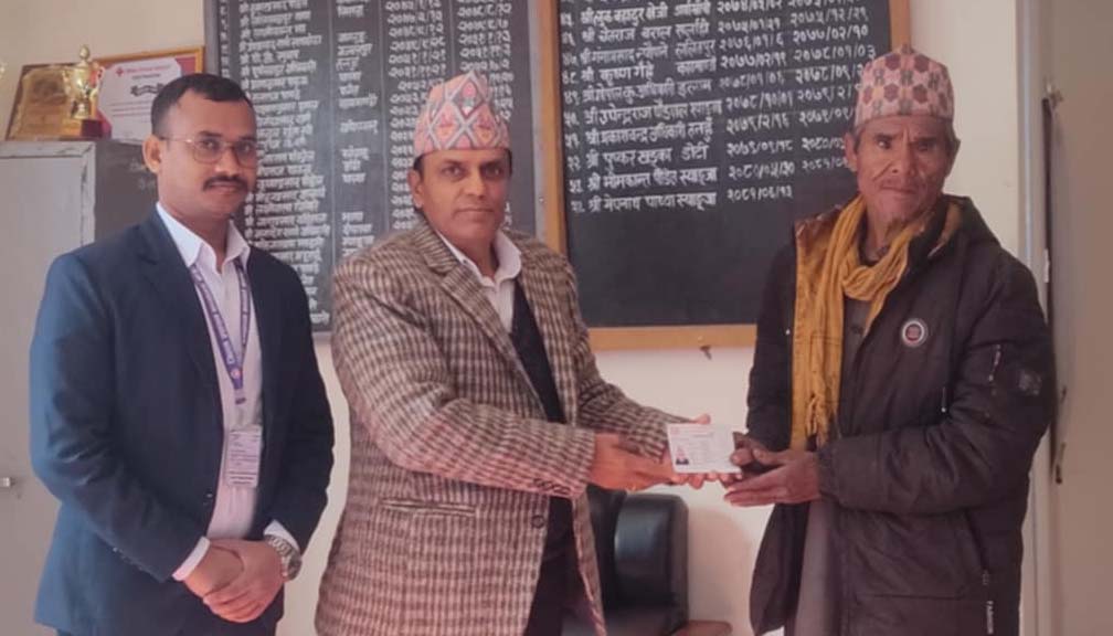 बाजुराका कर्ण रावलले पाए ६९ बर्षमा नागरिकता