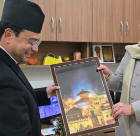 सुदूरपश्चिम प्रदेश सभा सदस्य देउवा र उत्तराखण्डका मुख्यमन्त्रीबिच भेटवार्ता