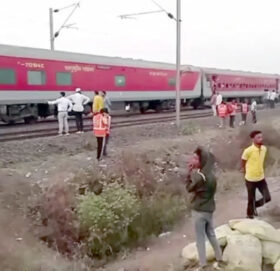 भारतमा रेल दुर्घटना : मृतकको संख्या १३ पुग्यो, ४ नेपालीको सनाखत