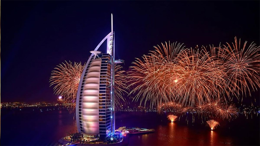 विश्वकै पहिलो दशतारे होटल : सबै चिजमा सुन, एक रातको शुल्क २८ लाख !