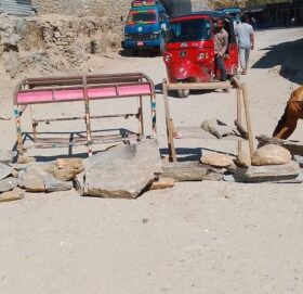 बाजुराको साँफे–मार्तडी सडकखण्ड बिहानदेखि बन्द