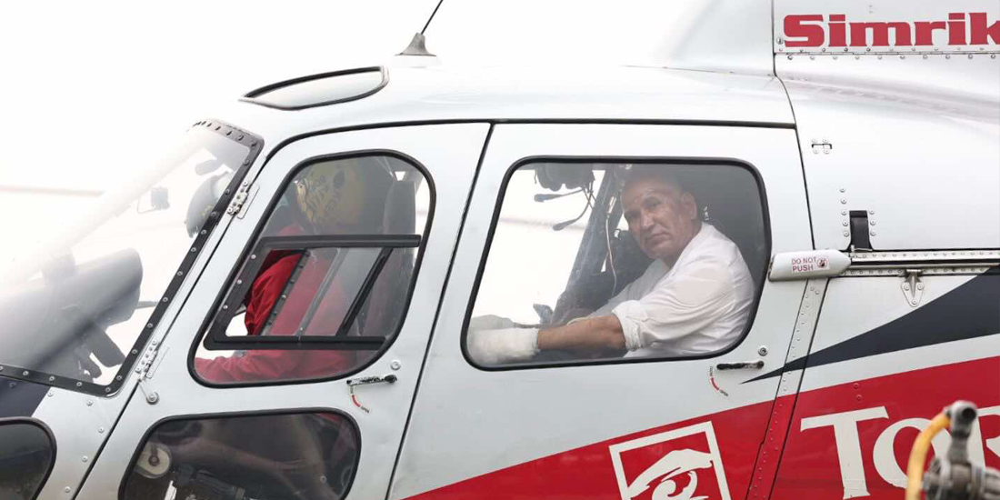 अर्थमन्त्री पौडेल र पोखराका मेयर आचार्यलाई हेलिकप्टरबाट काठमाडौं लगियाे