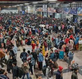 नयाँ दिल्ली रेलवे स्टेसनमा भागदौड, १८ जनाको मृत्यु