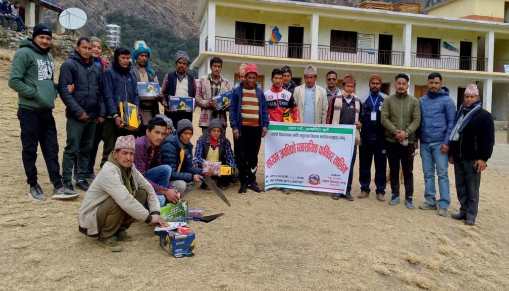 गौमुलमा स्वरोजगार बनाउँन फर्निचर तालिम