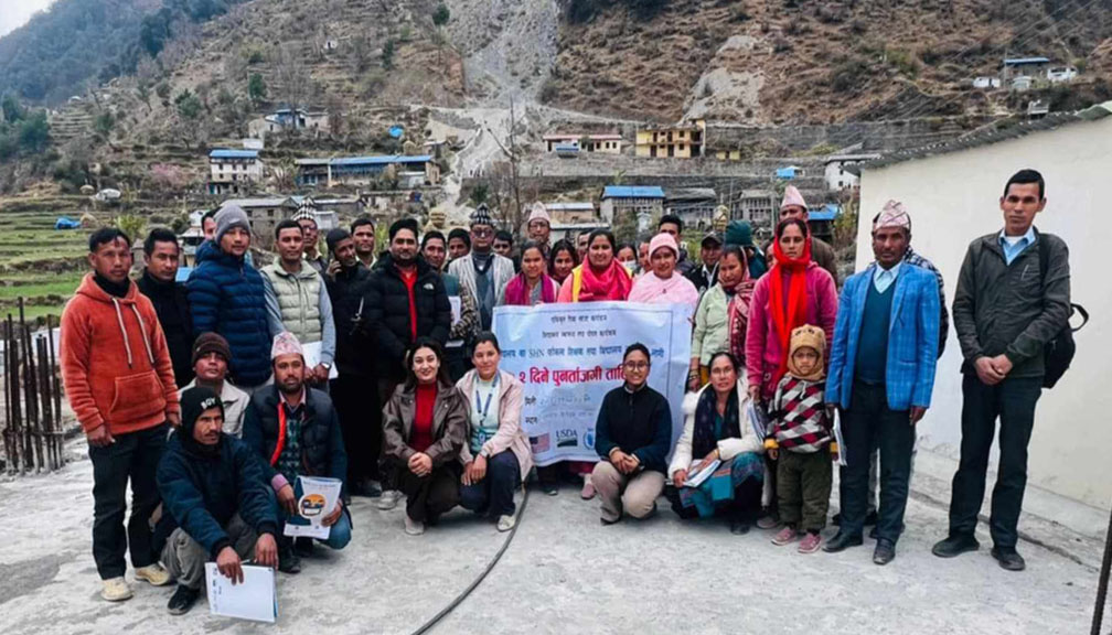 खप्तड छेडेदहमा विद्यालय नर्स र शिक्षकका लागि पुर्नताजगी तालिम समापन