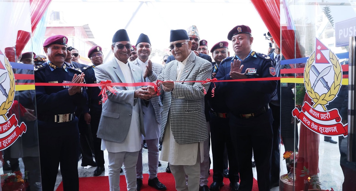 बिना दबाबमा काम गर्न प्रहरीलाई प्रधानमन्त्री ओलीको आग्रह