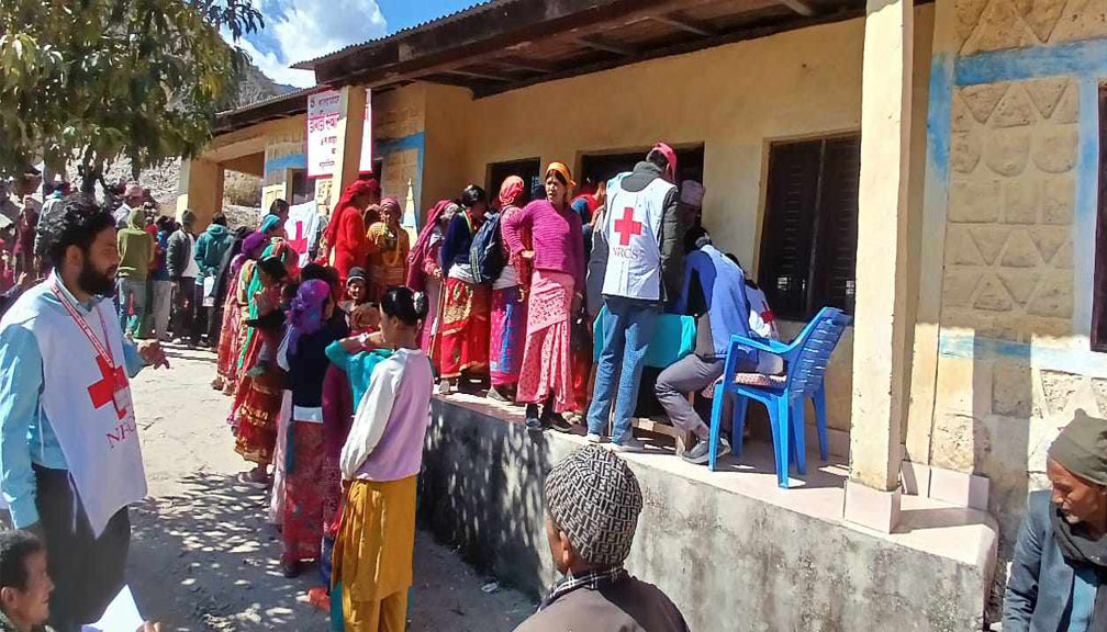 खप्तड छेडेदहमा सञ्चालित शिविरमा ५ सय बढीको निःशुल्क स्वास्थ्य चेकजाँच