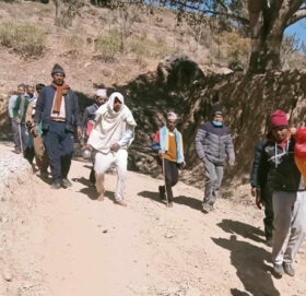 २४ घण्टापछि उठ्यो प्रकाशकी आमाको शव, १८ जना मलामी सहभागी