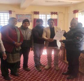 बाजुरामा नुन बिक्रीवितरण सहज बनाउन एमाले बडीमालिकाद्धारा प्रजिअको ध्यानाकर्षण