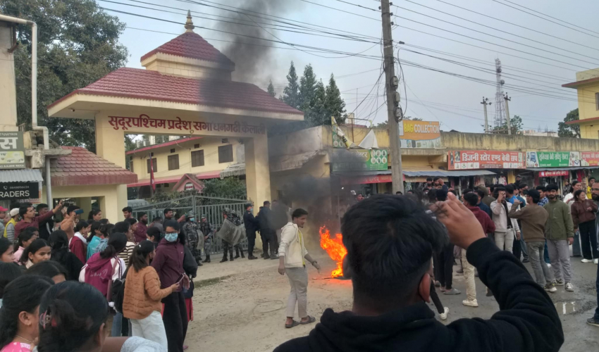 आन्दोलनमा उत्रिएका विद्यार्थी र मुख्यमन्त्री बिचको बार्ता बिना निष्कर्ष टुङ्गियो