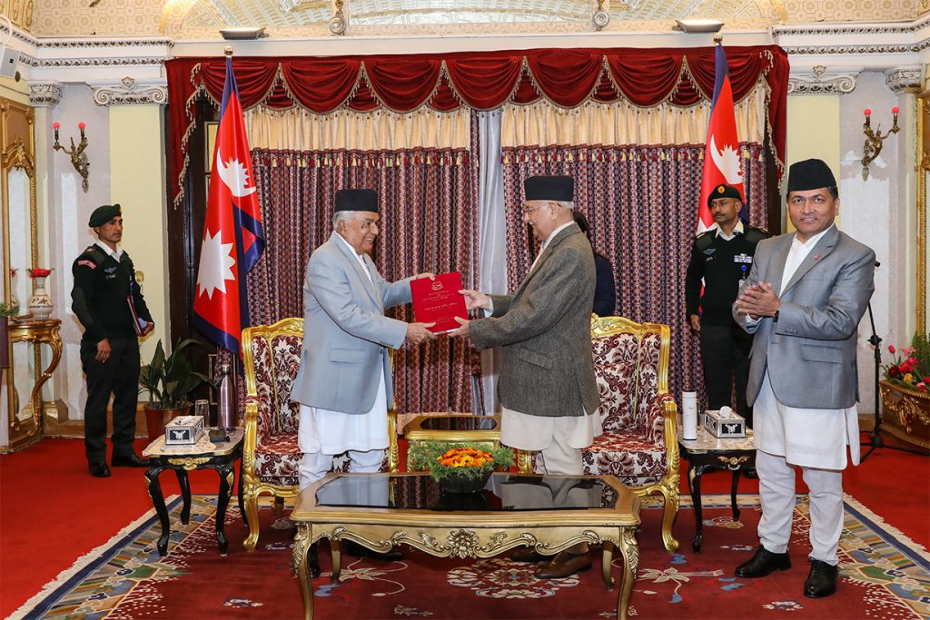 राष्ट्रपतिसमक्ष सरकारले बुझायो वार्षिक प्रतिवेदन