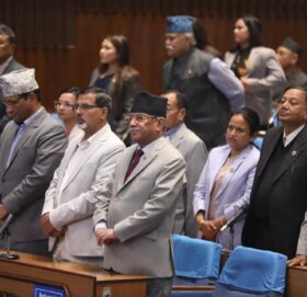 विपक्षीको अवरोधपछि प्रतिनिधिसभा बैठक स्थगित, प्रधानमन्त्रीको जवाफ माग