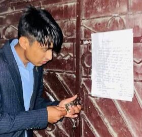 मध्यराति आरआरमा लाग्यो ताला, अमृत साइन्समा मतदान स्थगित