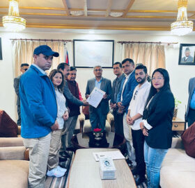 सञ्चारमाध्यमलाई निसाना बनाउनेलाई कारबाही गर्छौं : गृहमन्त्री लेखक