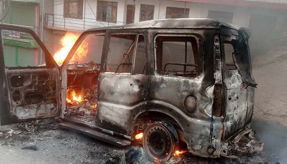 बालकुमारीमा प्रदर्शनकारीले जलाए गाडी