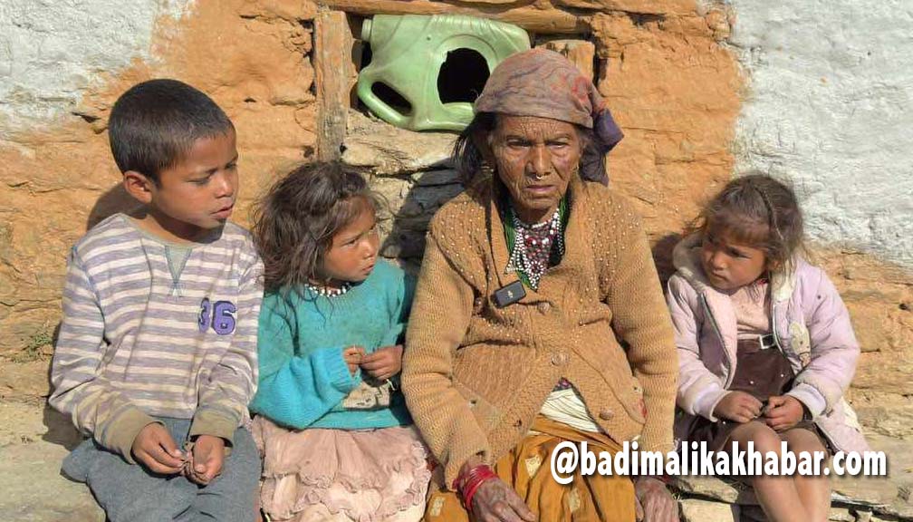 बाजुराको बुढीगंगा ९ मा तीन भाइबहिनी बेसाहारा