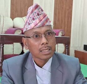 विवादमा तानिएपछि सुदूरपश्चिमका वनमन्त्री चौधरीले दिए राजीनामा