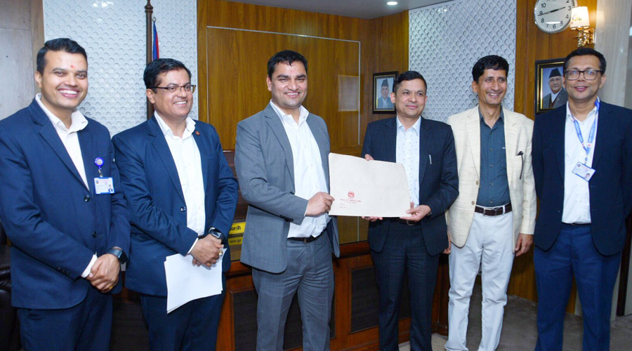 स्वास्थ्य बीमा बोर्डको अध्यक्षमा थापा नियुक्त