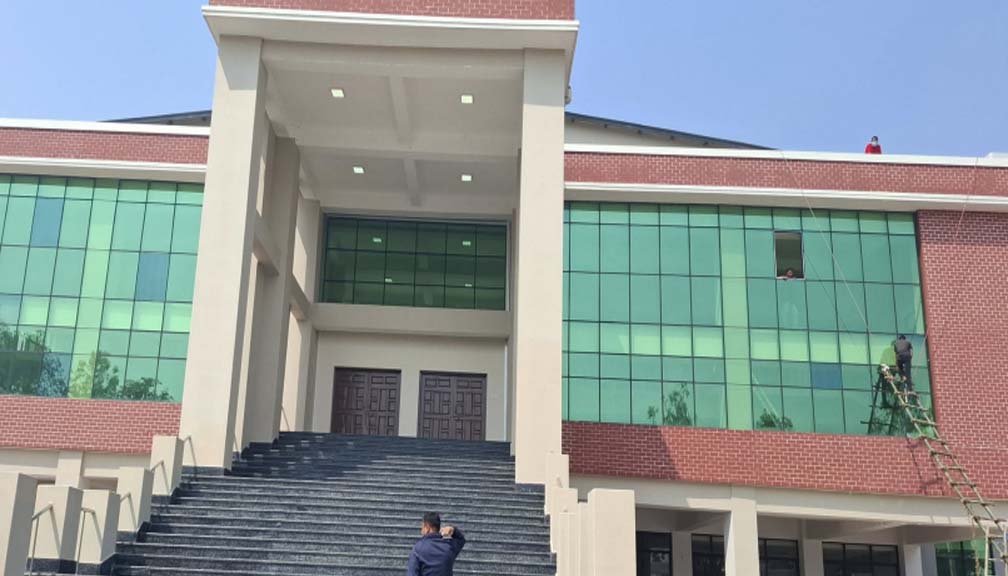 प्रधानमन्त्री ओलीले ‘धनगढी सभा गृह’को उद्घाटन गर्दै