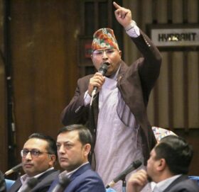 प्रधानमन्त्री र राष्ट्रपति जनताले चुनेका होइनन् : सांसद शाही