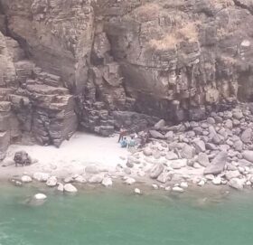 ‘म भीरबाट खसेँ, छिटो आउनु’ भनेर फोनमा बोल्दा–बोल्दै भण्डारीकाे प्राण गयो