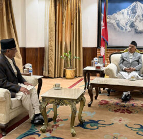 राष्ट्रपति भेट्न शीतल निवास पुगे प्रचण्ड