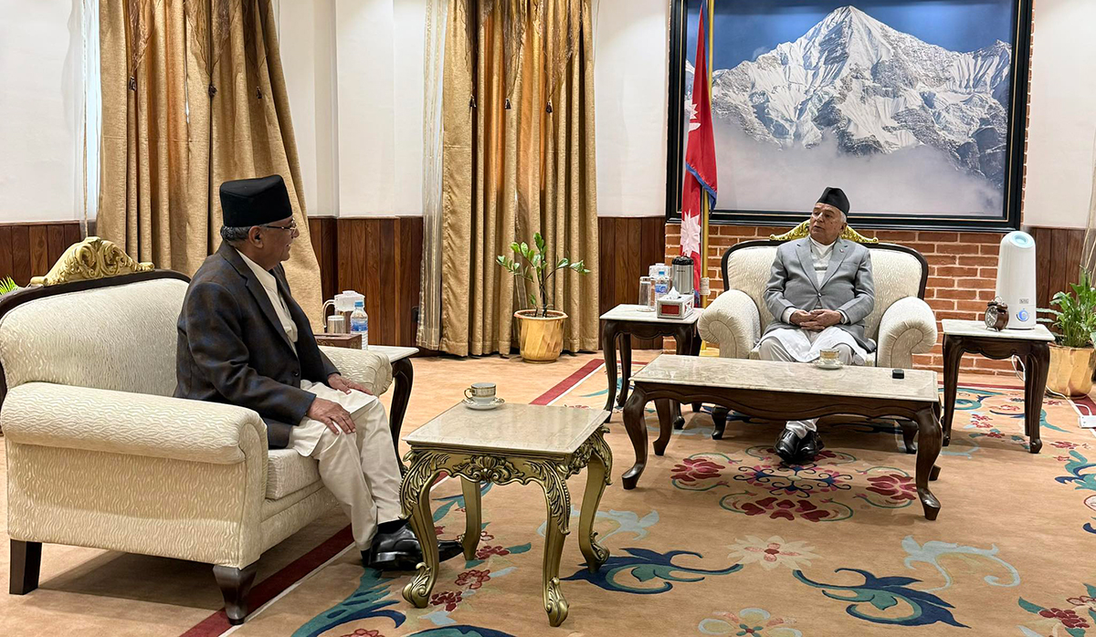 राष्ट्रपति भेट्न शीतल निवास पुगे प्रचण्ड