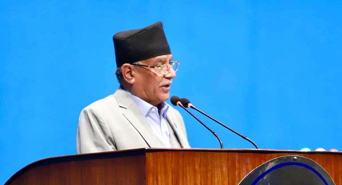 संविधान र संसदीय प्रक्रियाबाट निकास खोज्न प्रचण्डको अपिल