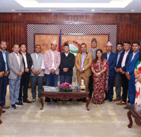 प्रधानमन्त्री ओलीले दिए प्रेस चौतारीको नयाँ नेतृत्वलाई बधाई