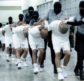 आरोप पुष्टि नहुँदै २३८ भेनेजुएलीलाई ट्रम्प प्रशासनले पठायो कुख्यात बन्दी गृह साल्भाडोर जेल