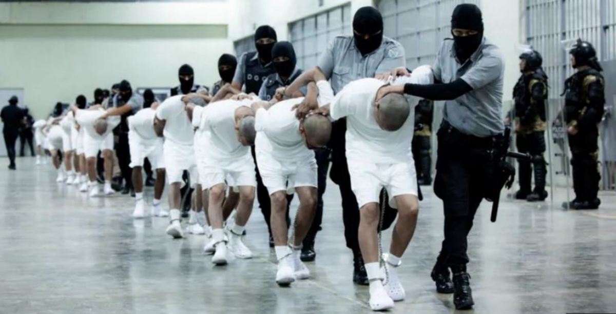 आरोप पुष्टि नहुँदै २३८ भेनेजुएलीलाई ट्रम्प प्रशासनले पठायो कुख्यात बन्दी गृह साल्भाडोर जेल