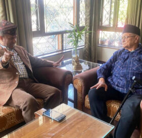 सुदूरपश्चिमका पूर्व सांसद  मल्ल राजावादीको आन्दोलनमा मिसिए