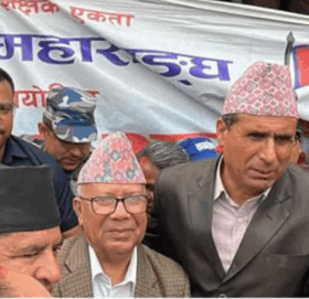 माधव नेपाल सहित एकीकृत समाजवादीका नेताहरूलाई शिक्षकहरूले लखेटेपछी…