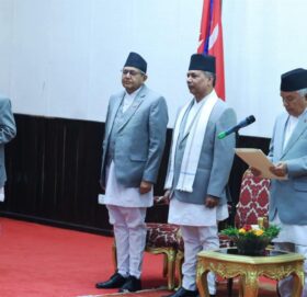 नवनियुक्त शिक्षामन्त्री पन्तले लिए शपथ