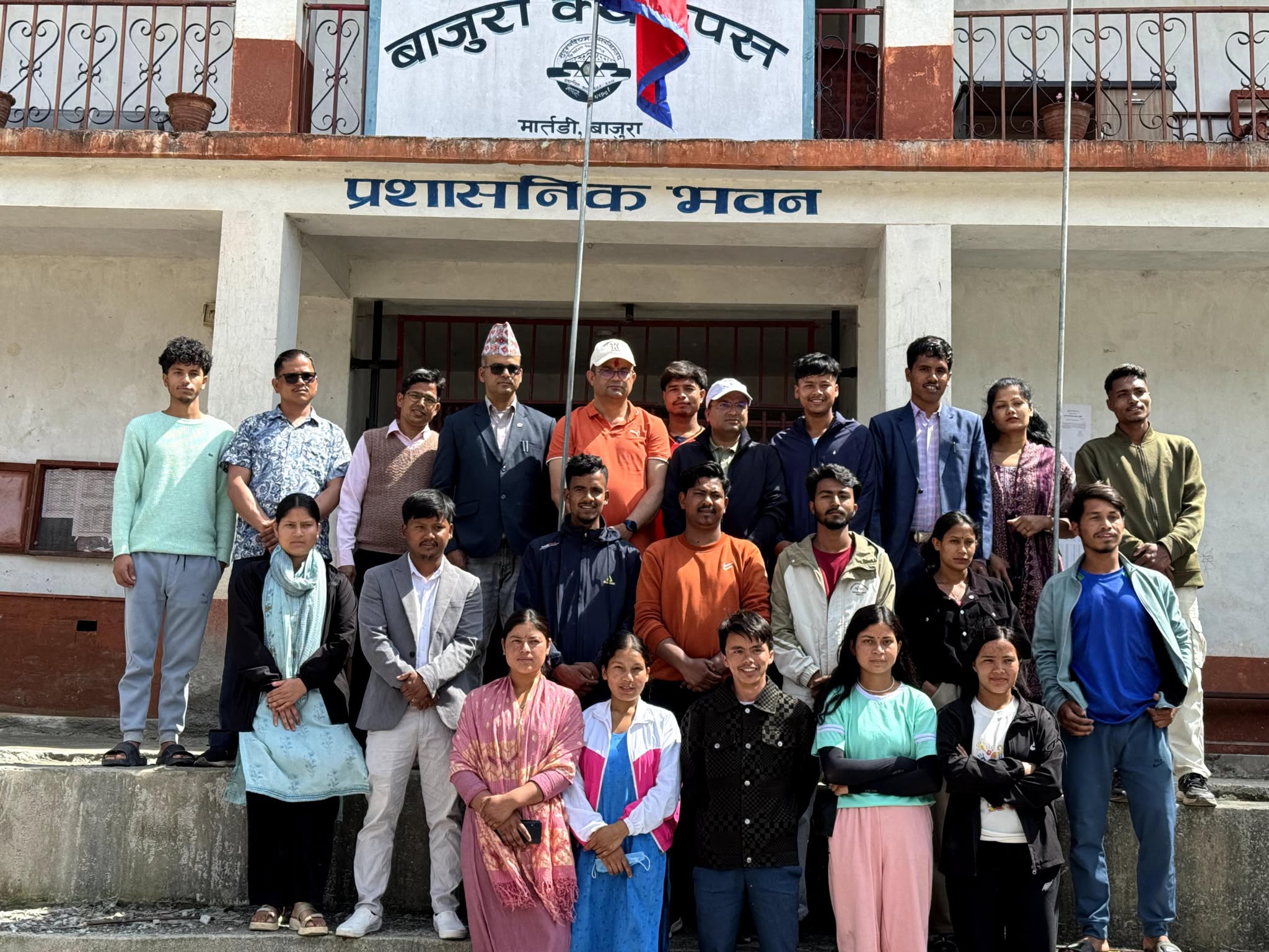 पूर्वमन्त्री गिरीद्धारा बाजुरा क्याम्पसको अनुगमन