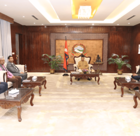 बालुवाटारमा प्रधानमन्त्री र आन्दोलनरत शिक्षकबीच वार्ता