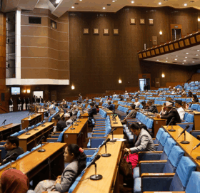 प्रतिनिसभा विघटनको निर्णय फिर्ता लिएर तत्काल सदन बोलाउन ८ दलको माग