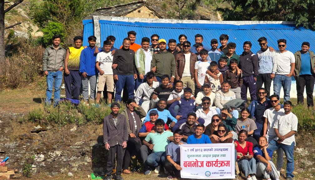 रानीवन स्पोट्र्स क्लबद्धारा नयाँ वर्षको शुभकामना आदान प्रदान