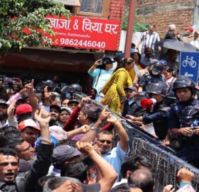 शिक्षक आन्दोलन निरन्तर, निषेधित क्षेत्र तोड्ने प्रयास