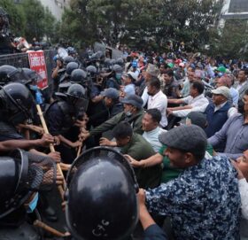 शिक्षकहरूलाई सुमनाको आग्रह : अब त पार्टी सदस्यता त्याग्नूस्