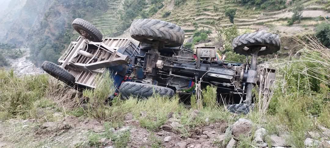 बाजुराकाे बुढीनन्दामा ट्याक्टर दुर्घटना