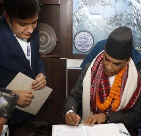 ५ सय र १ हजारको नयाँ नोट छाप्ने गभर्नर पौडेलको पहिलो निर्णय